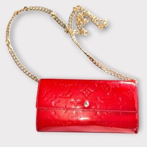 Louis Vuitton Vernis Monogram Long Sarah Wallet– Red